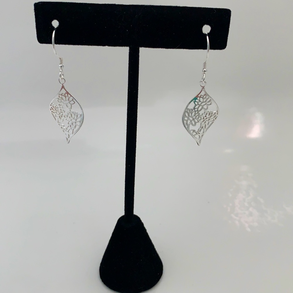 NEW Sterling Silver Lotus Flower Earrings